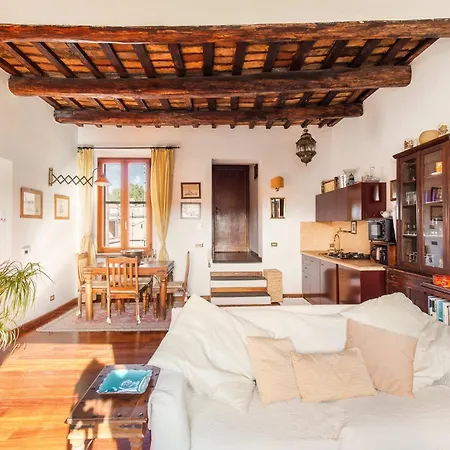 Piazza Mattei Terrace | Romeloft דירה