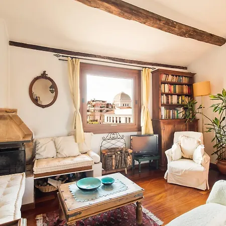 Piazza Mattei Terrace | Romeloft רומא