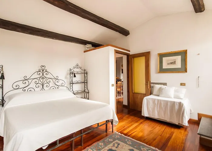 Piazza Mattei Terrace | Romeloft